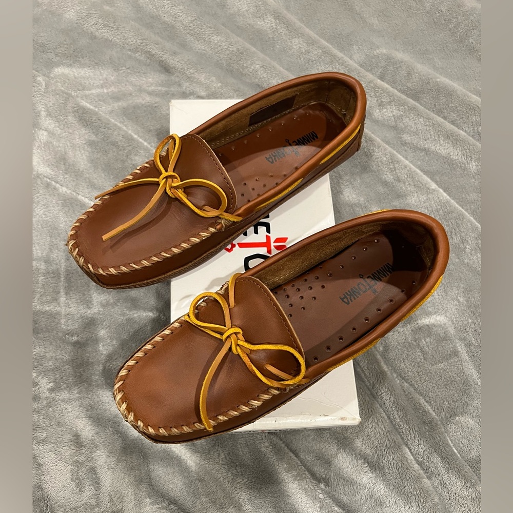 MinneTonka Mocassin Driving Shoes